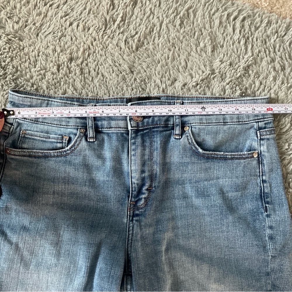 White House Black Market Women's Jeans The Girlfriend Sz 6 Light Wash Distressed - Picture 5 of 10